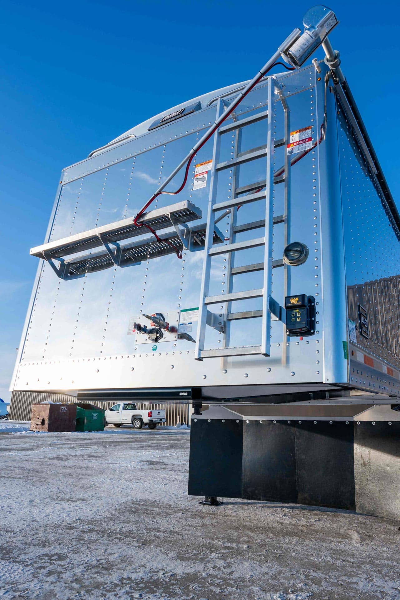 Lode King Distinction Aluminum Hopper