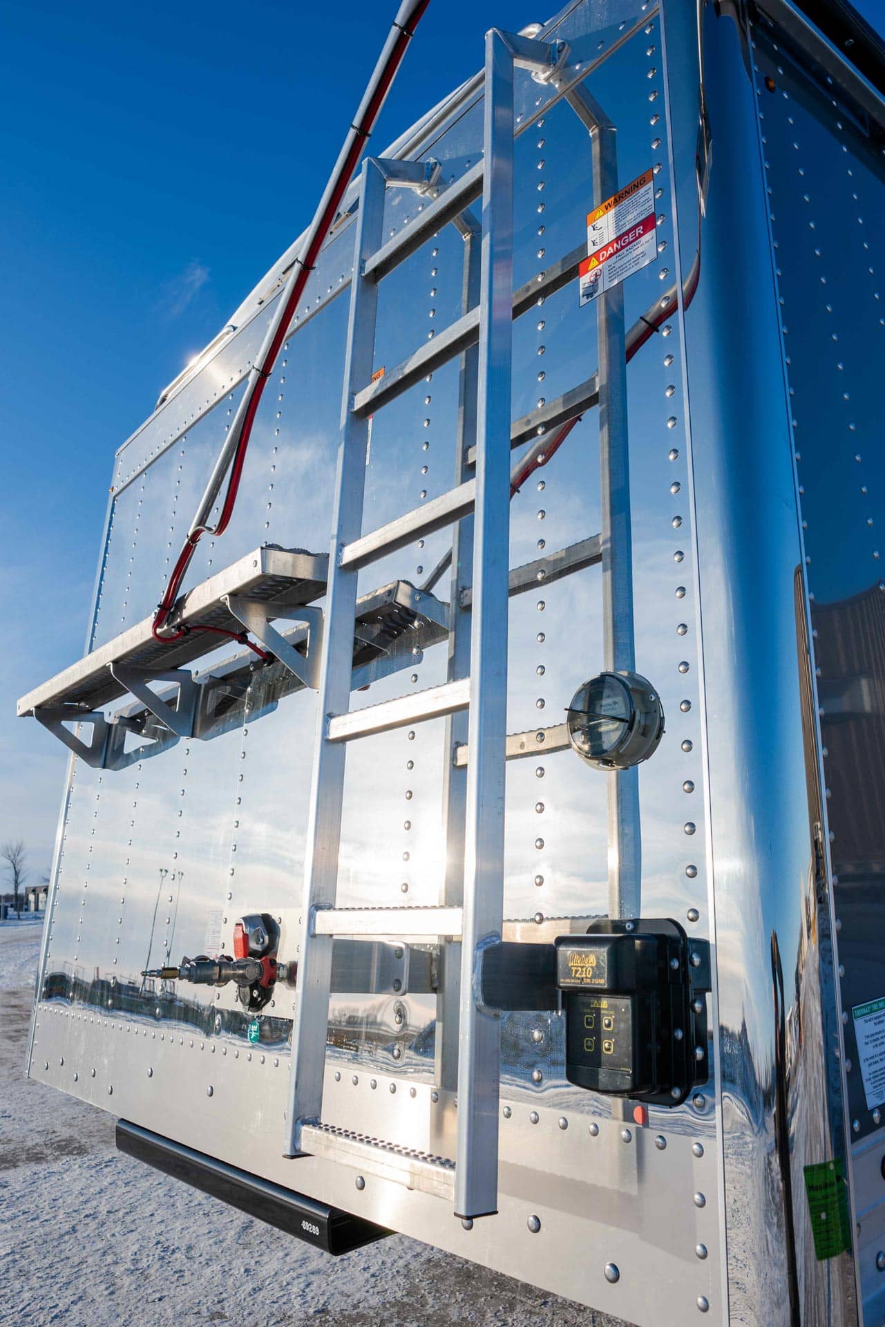 Lode King Distinction Aluminum Hopper