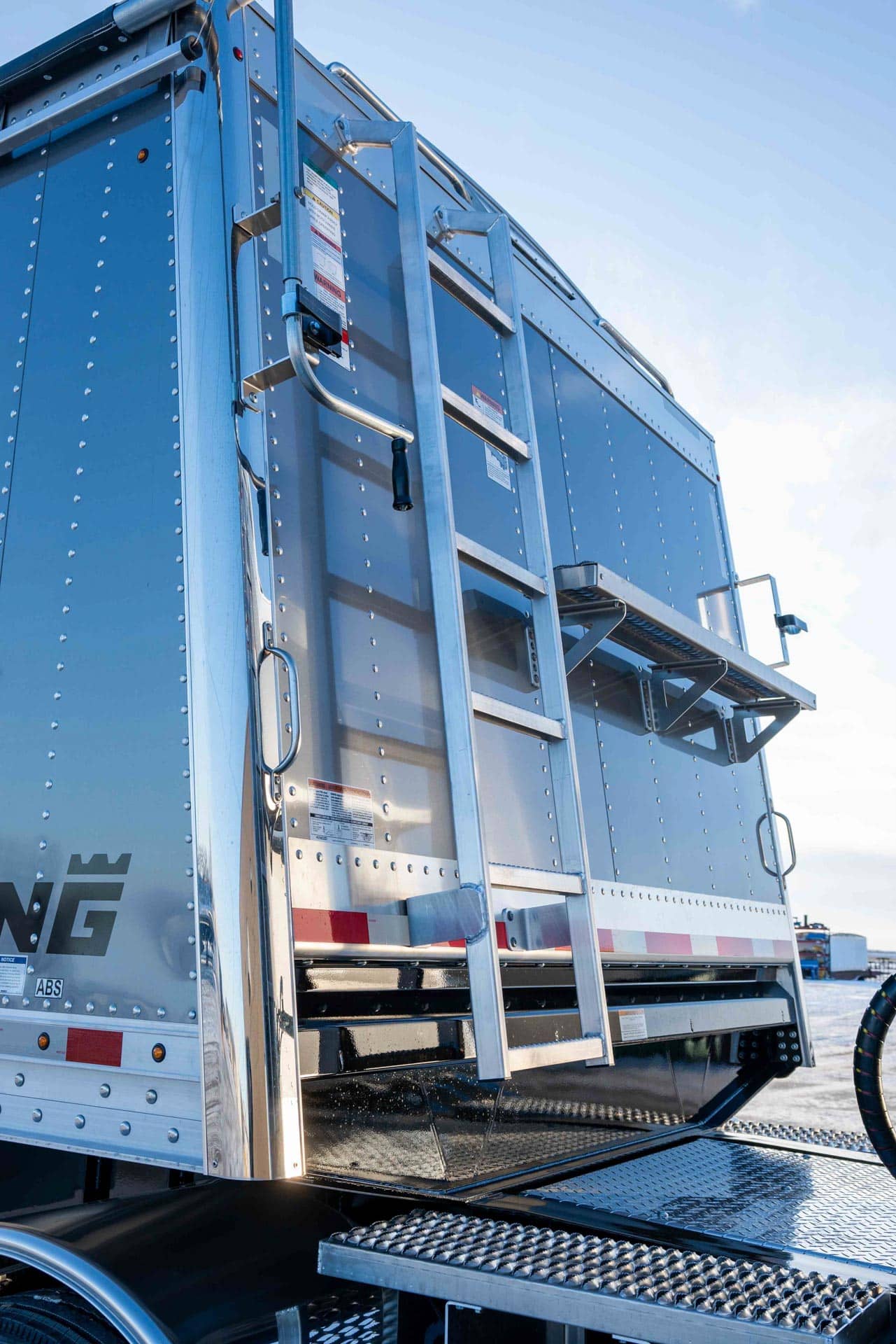 Lode King Distinction Aluminum Hopper