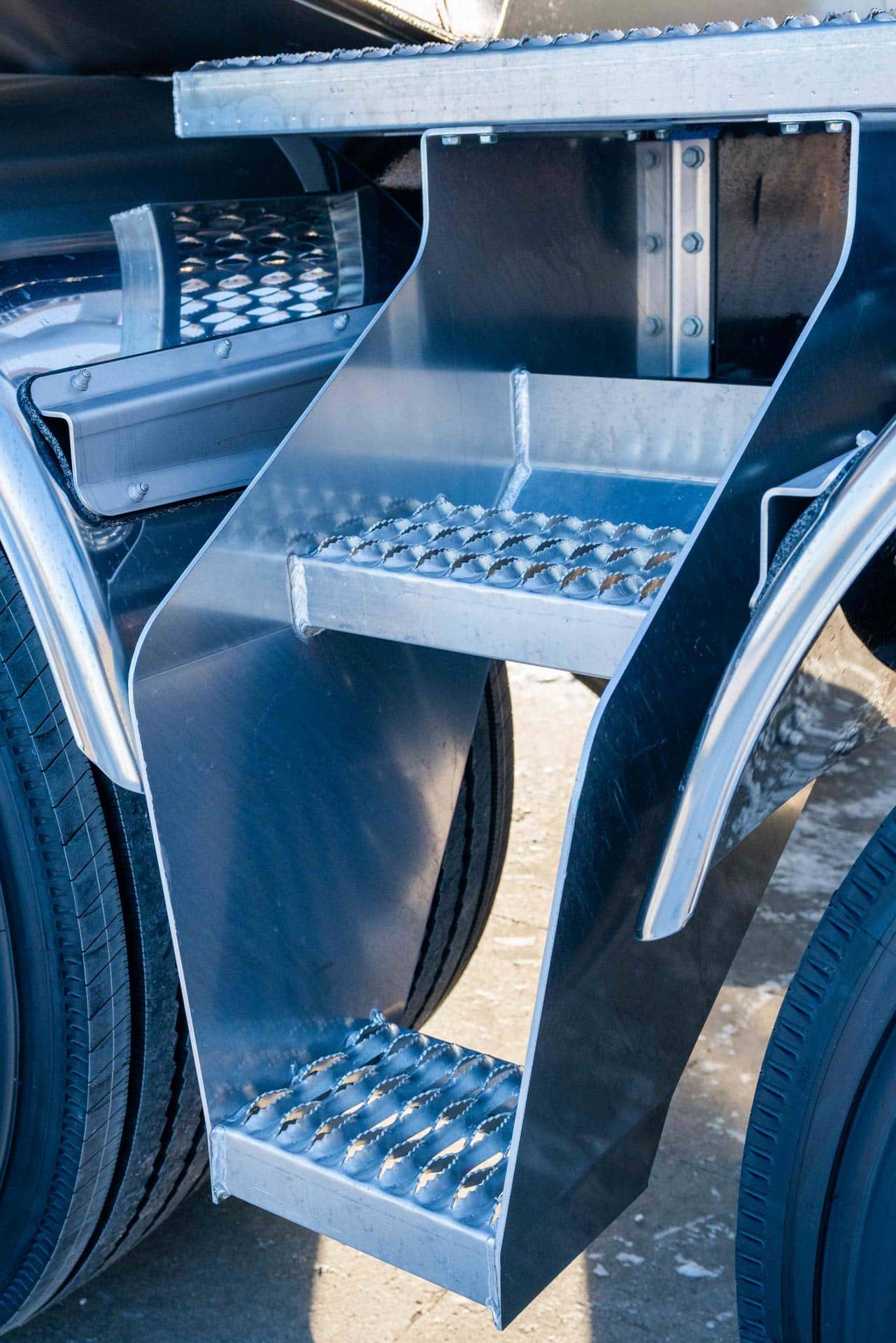 Lode King Distinction Aluminum Hopper