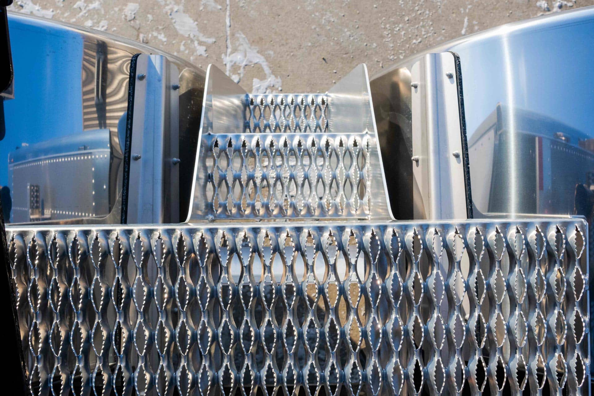 Lode King Distinction Aluminum Hopper