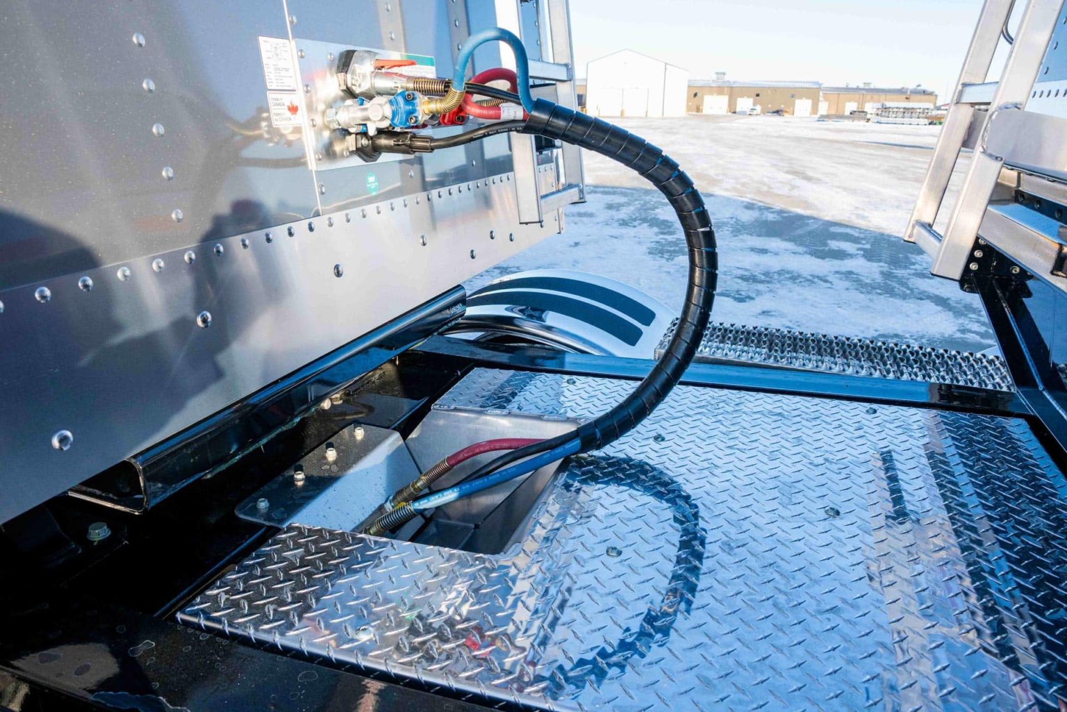 Lode King Distinction Aluminum Hopper