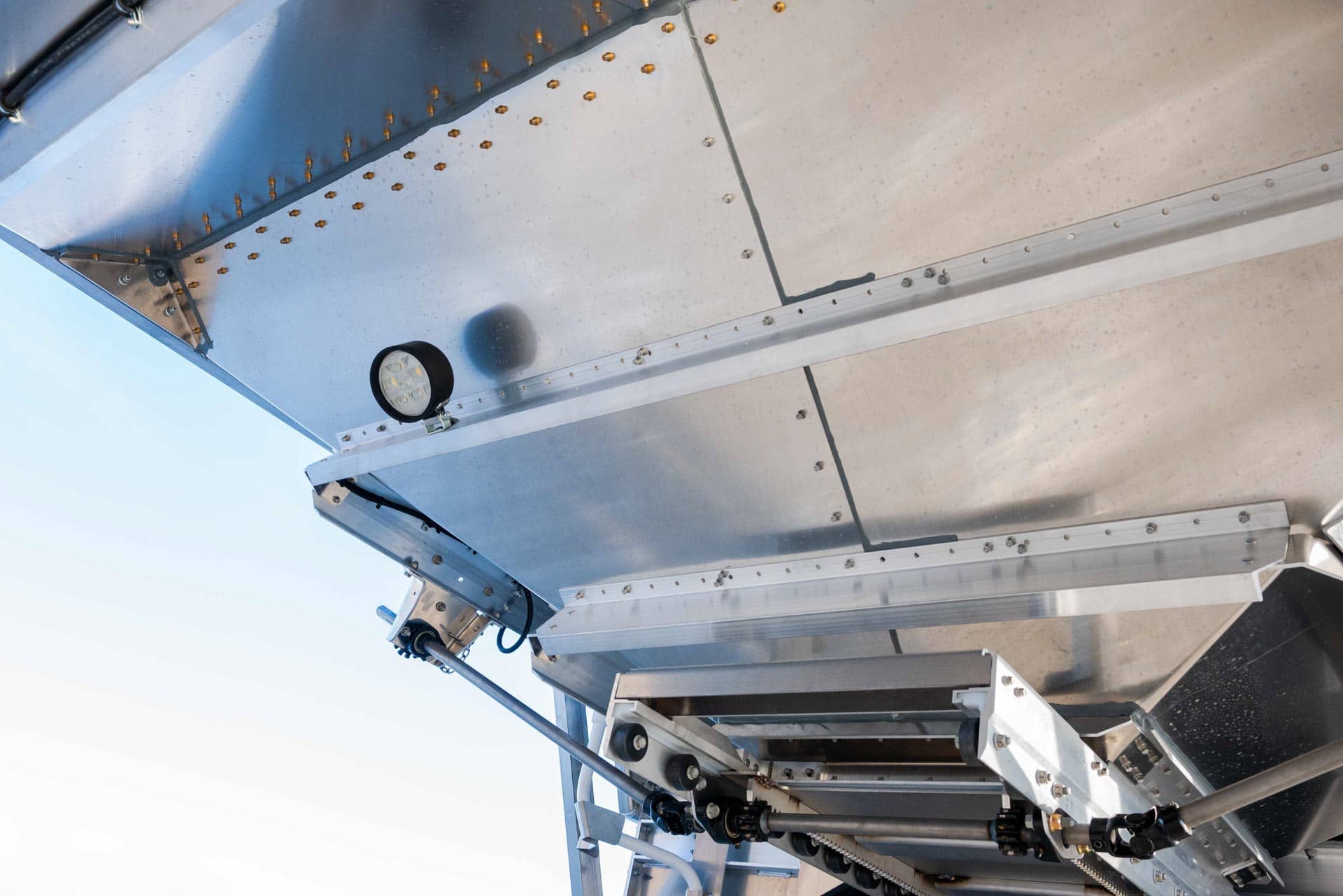 Lode King Distinction Aluminum Hopper