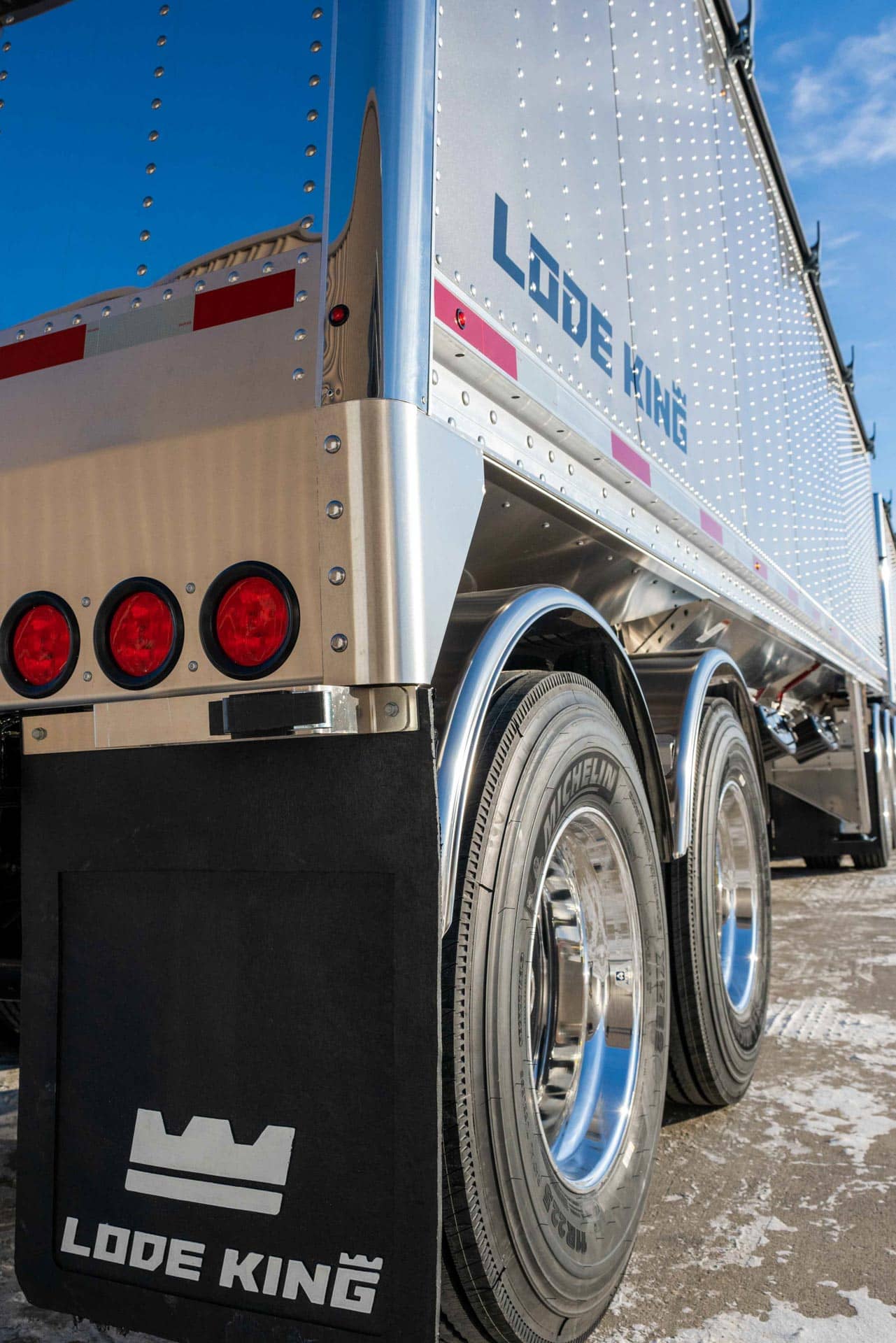 Lode King Distinction Aluminum Hopper