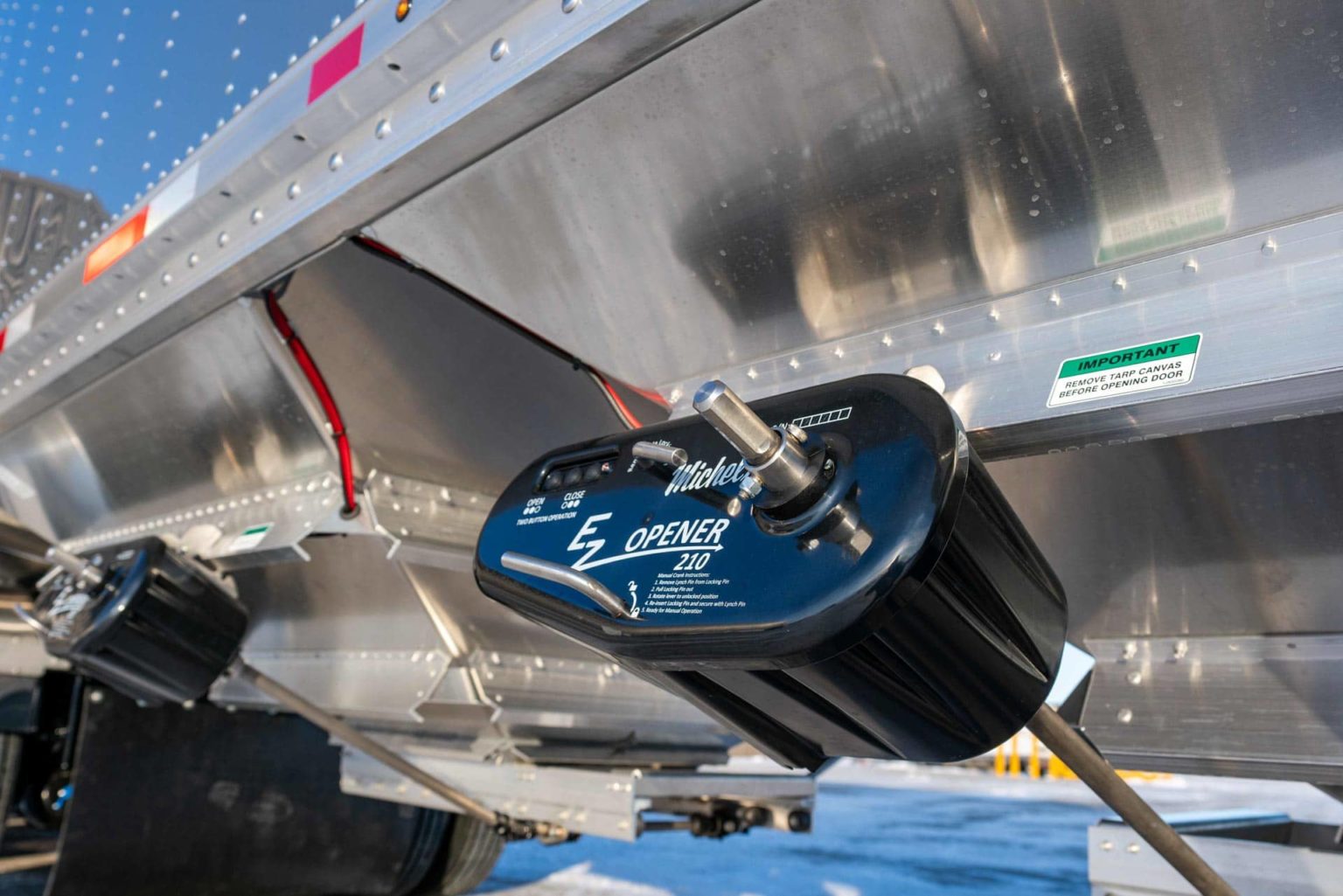 Lode King Distinction Aluminum Hopper