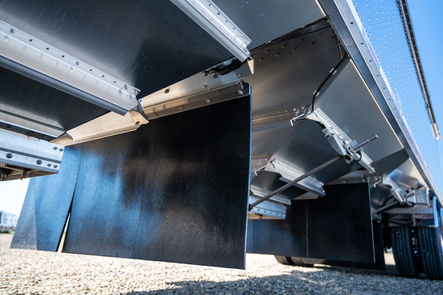 Lode King Distinction Tri-Axle Hopper
