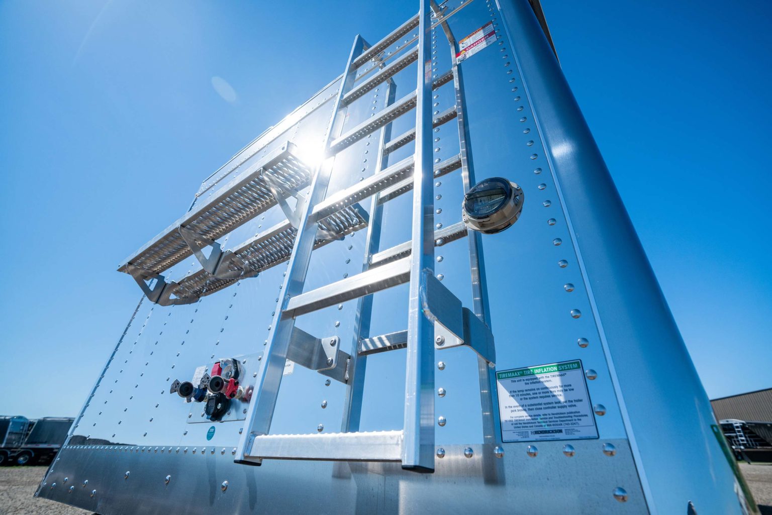 Lode King Distinction Tri-Axle Hopper