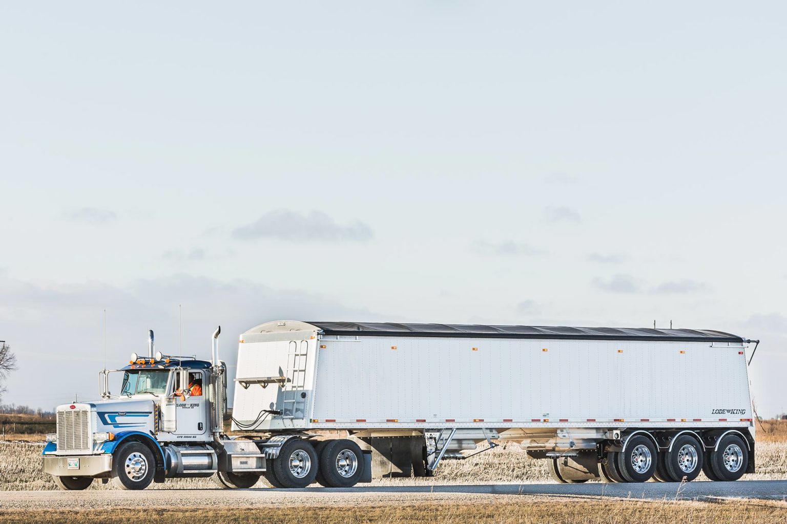 Lode King Distinction Tri-Axle Hopper