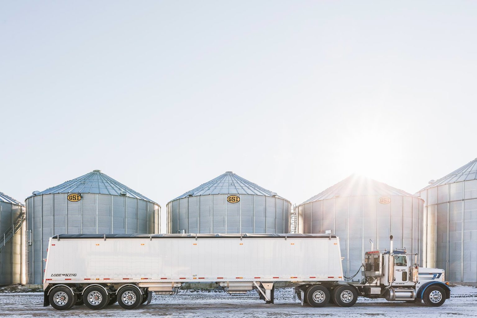 Lode King Distinction Tri-Axle Hopper