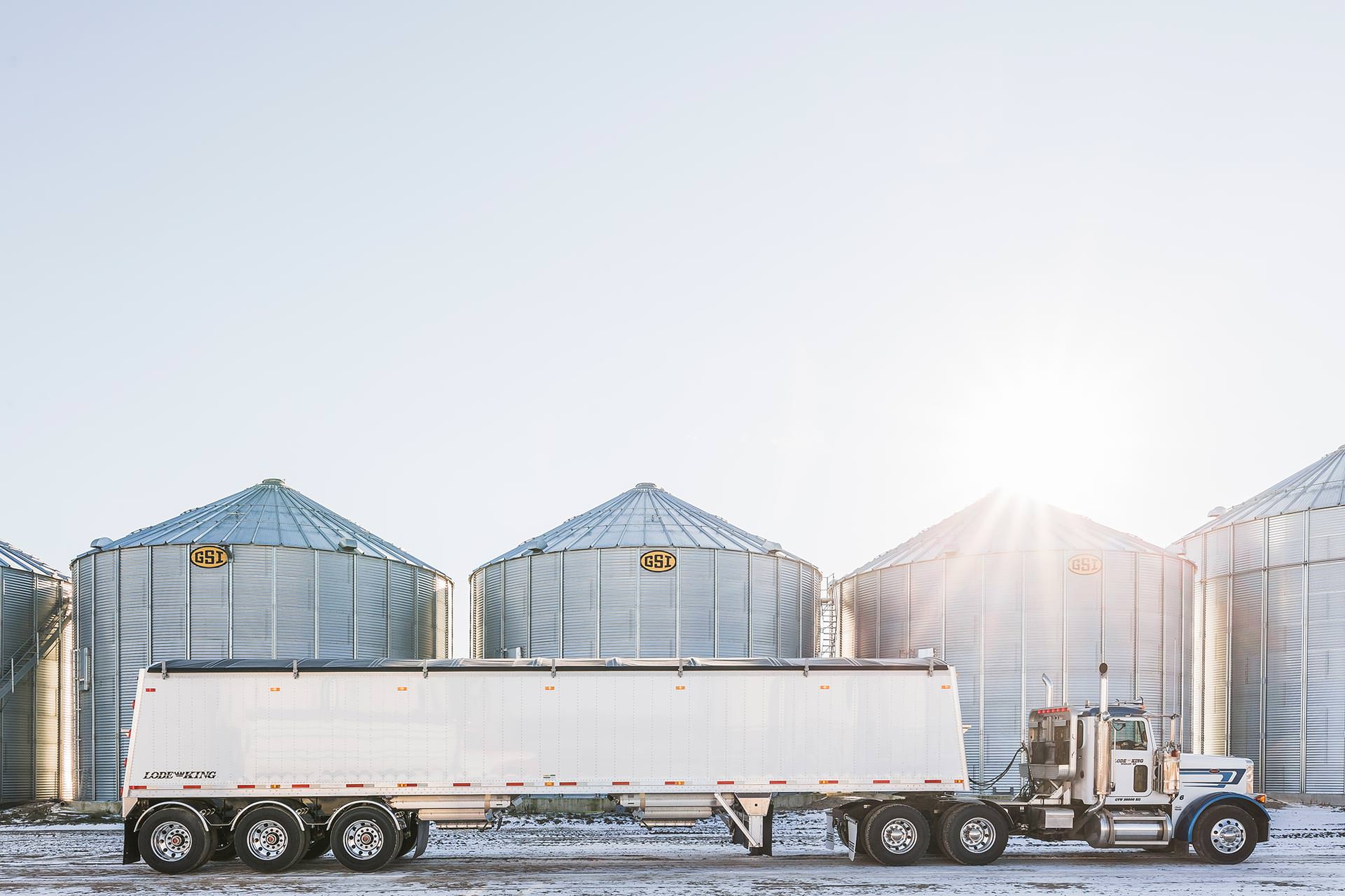 Lode King Distinction Tri-Axle Hopper
