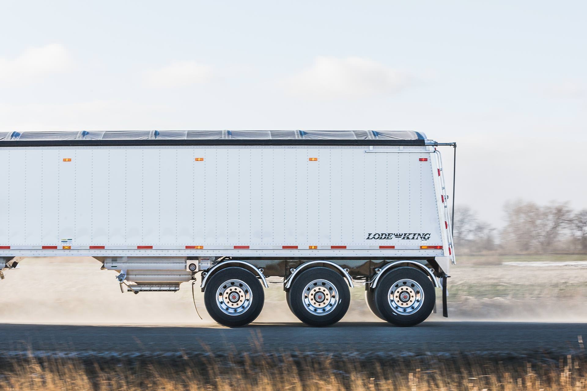 Lode King Distinction Tri-Axle Hopper