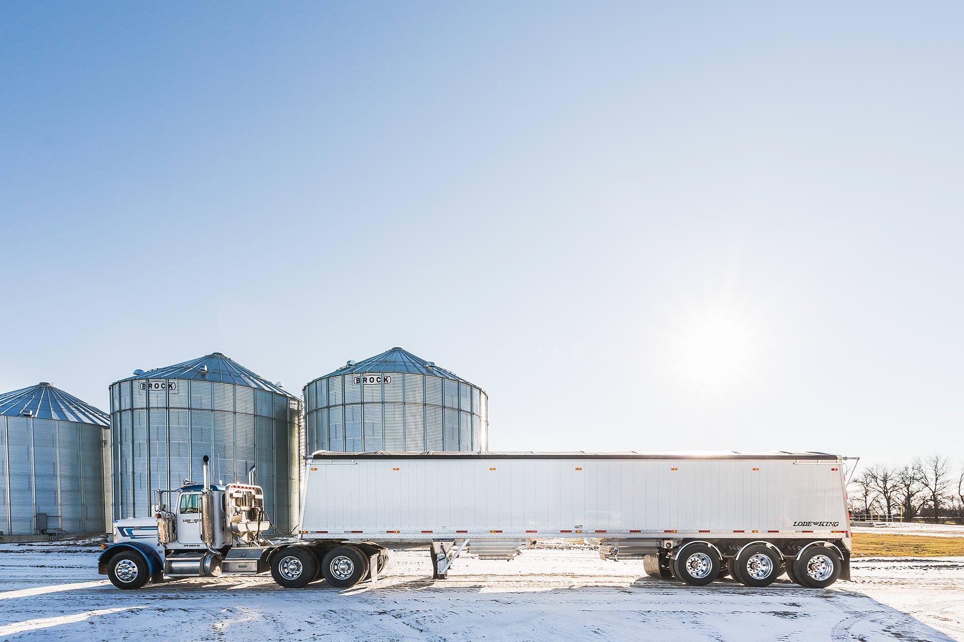 Lode King Distinction Tri-Axle Hopper